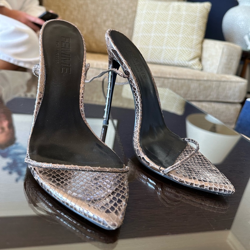 La femme heels Luce Minimale
Metallic Vegan Python - Gris - 7